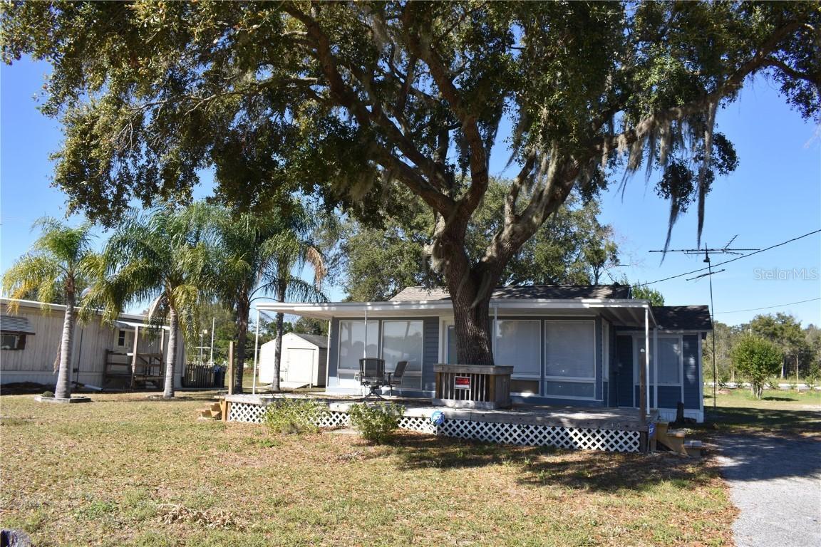 1340 County Dr., Tavares, FL 32778