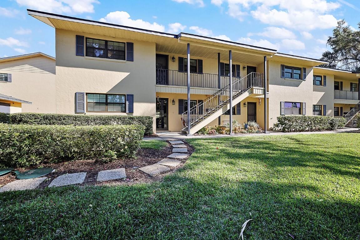 110 N Tremain St. #201, Mount Dora, FL 32757