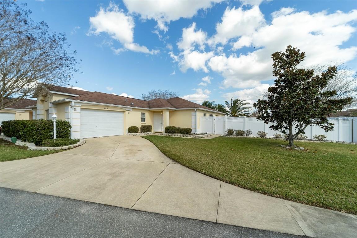 649 Danbury St., The Villages, FL 32162