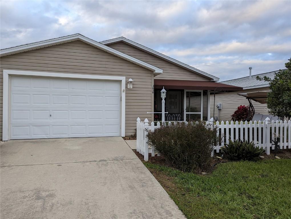 3610 Cambria Cir., The Villages, FL 32162