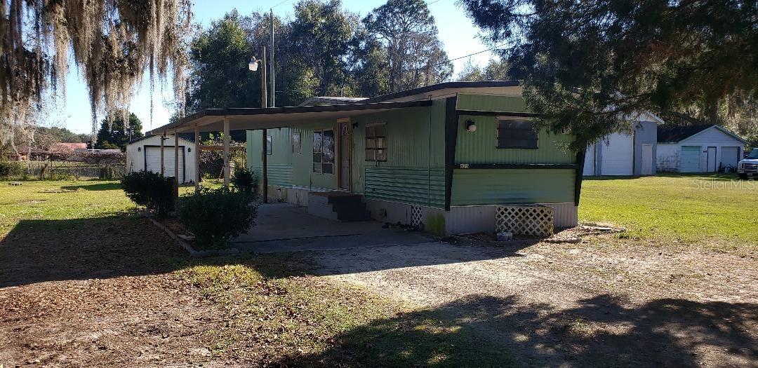 825 Cr 481, Lake Panasoffkee, FL 33538