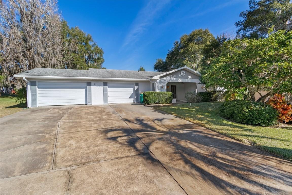 220 Temple Cir., Eustis, FL 32726