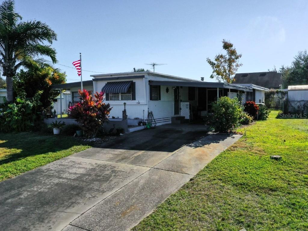 11608 Hickory Ln., Tavares, FL 32778