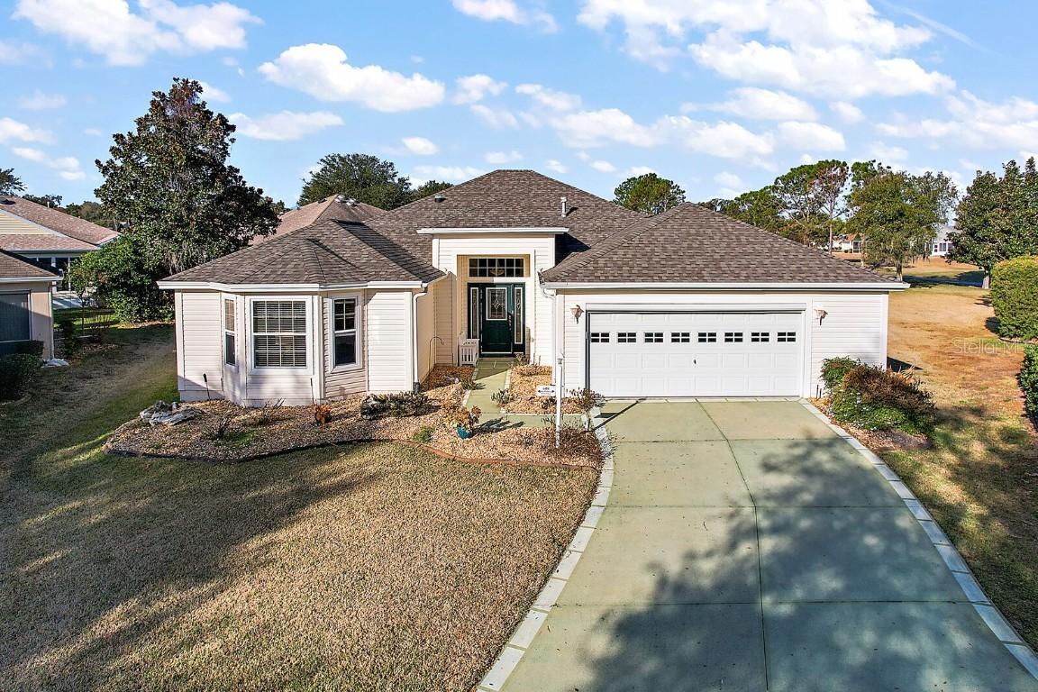 608 Ravenel Ct., The Villages, FL 32162