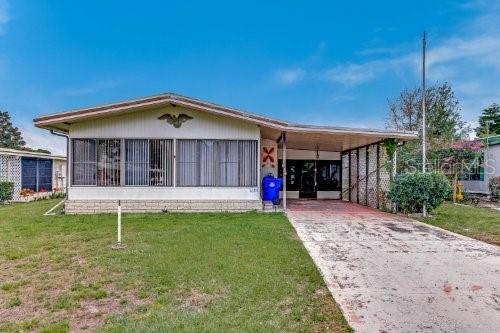 1688 Nassau Cir., Tavares, FL 32778