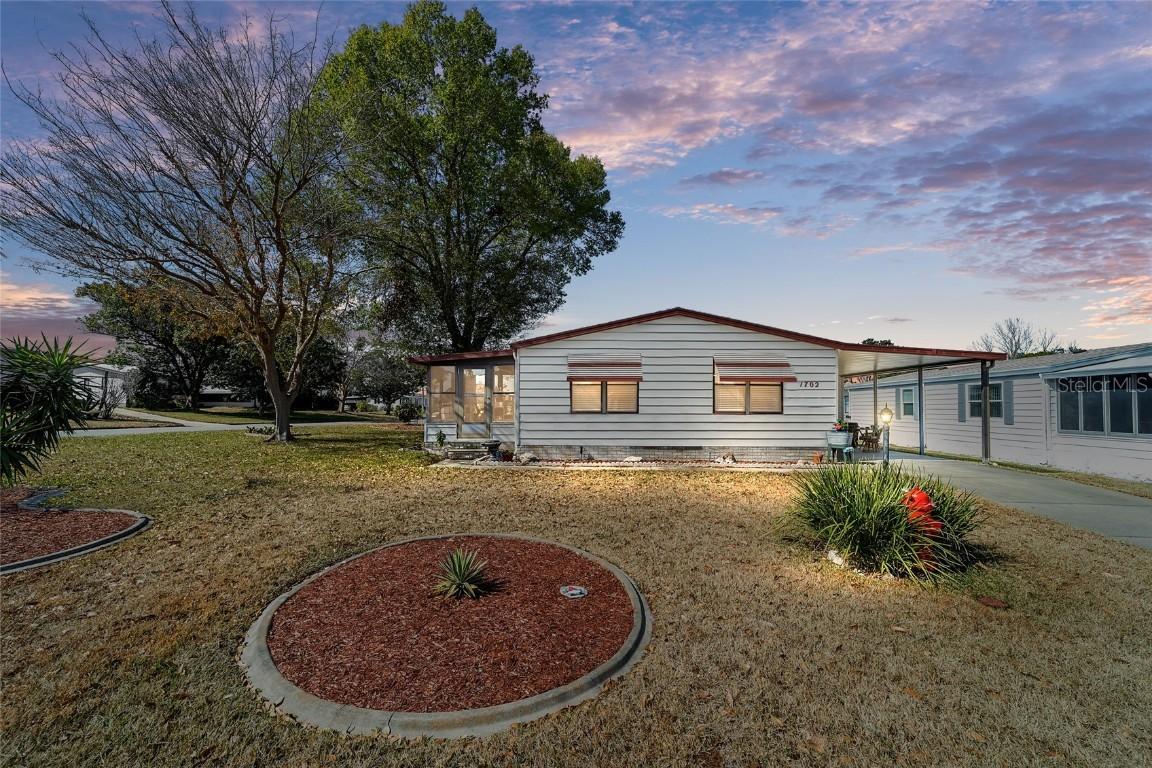 1702 Myrtle Beach Dr., The Villages, FL 32159