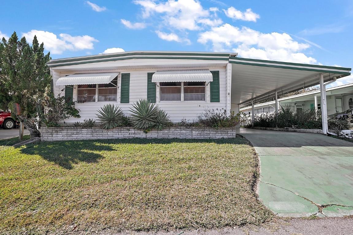 7 Cocos Plumosa Dr. #A, Eustis, FL 32726