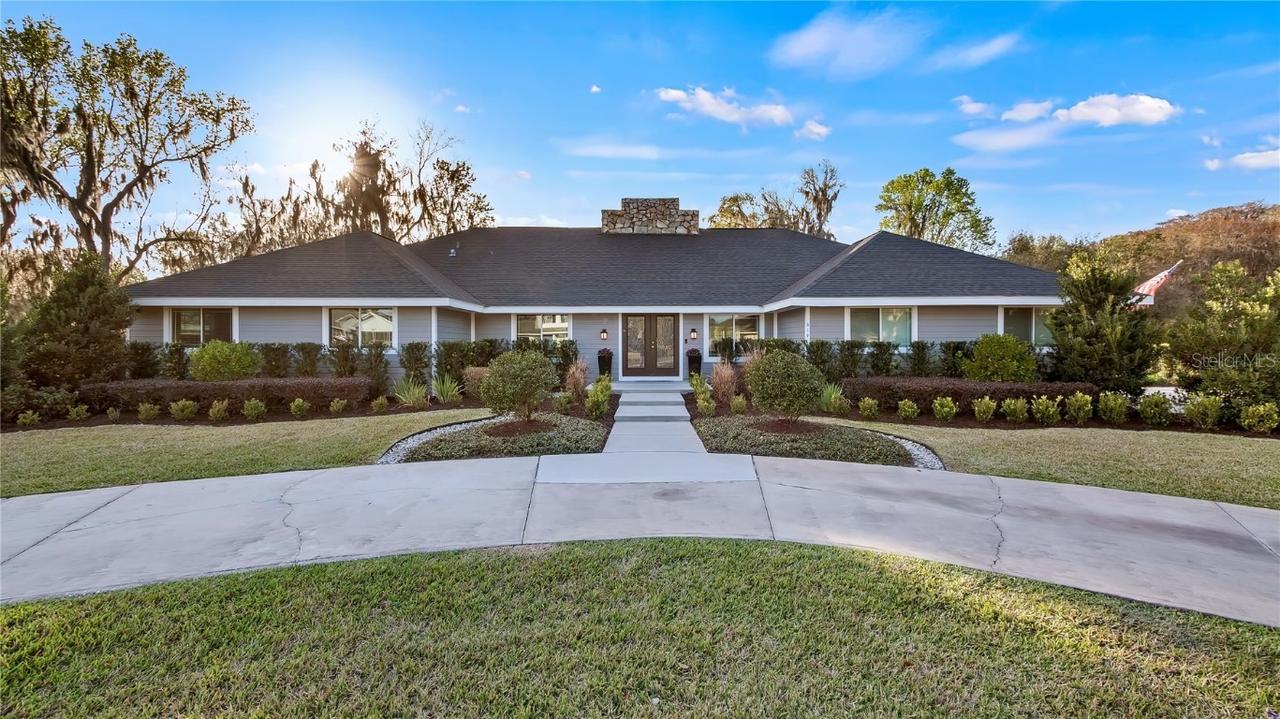 619 Yorktown Dr., Leesburg, FL 34748