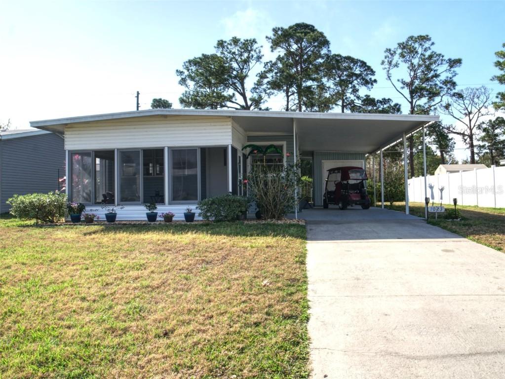 1023 S Capella Dr., Tavares, FL 32778