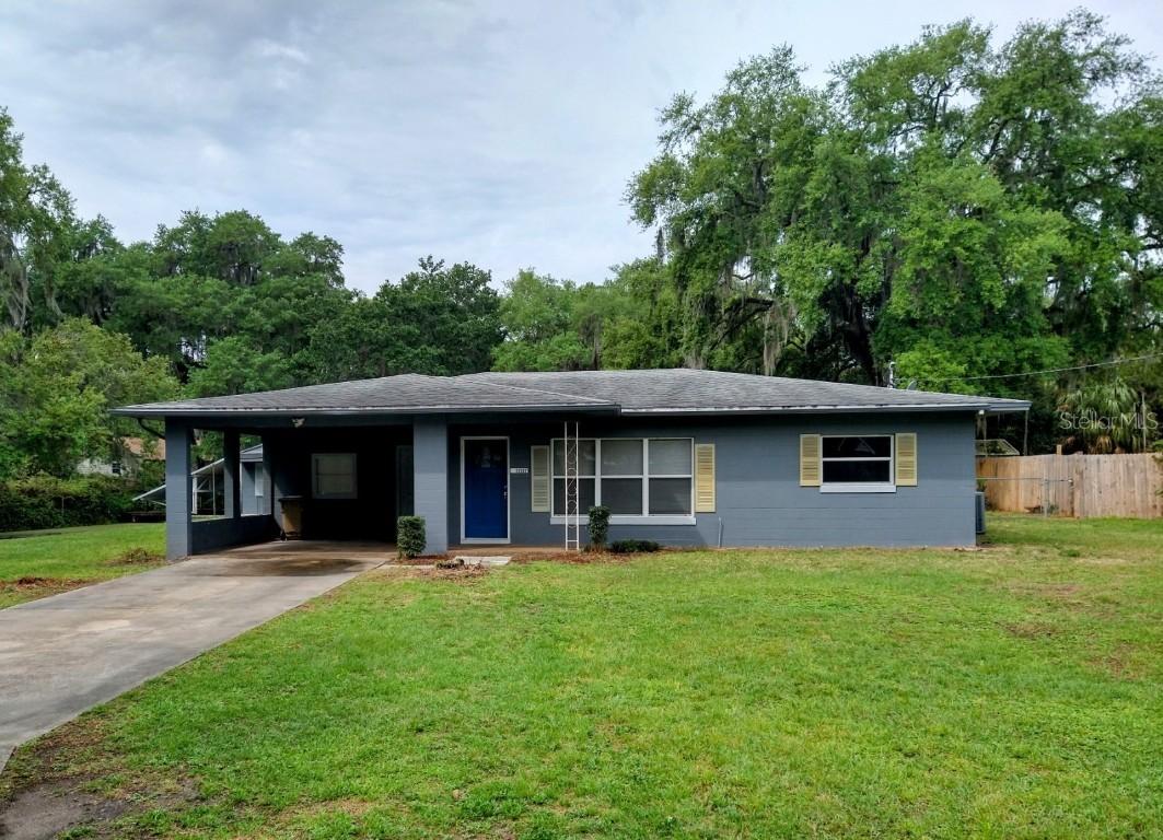 32007 Bluegill Dr., Tavares, FL 32778