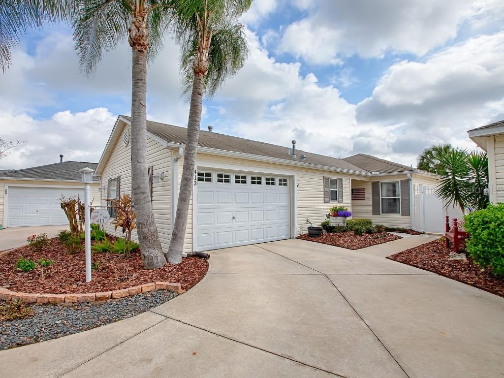 413 Valverda Dr., The Villages, FL 32162
