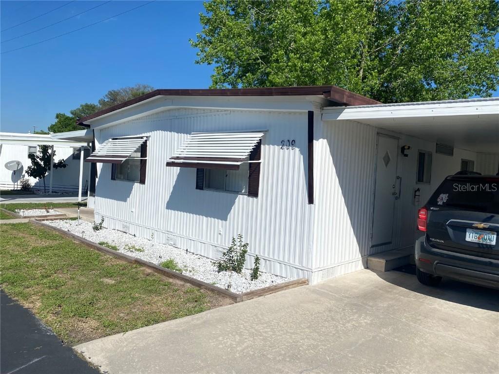 209 Rue De Pont, Tavares, FL 32778