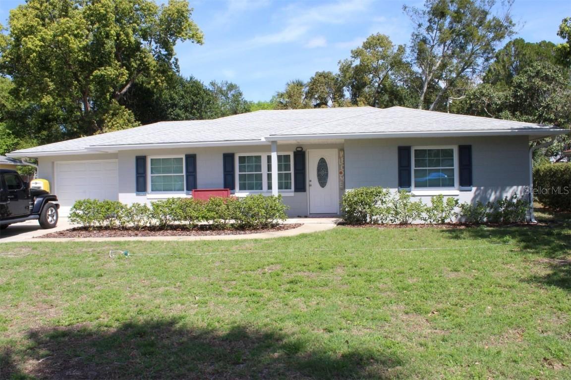 2451 Northland Rd, Mount Dora, FL 32757