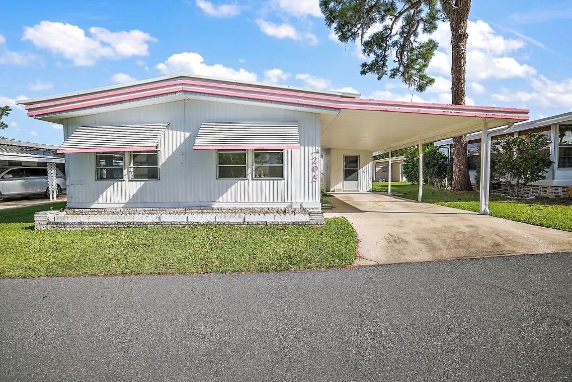 205 Palm Meadows Dr., Eustis, FL 32726