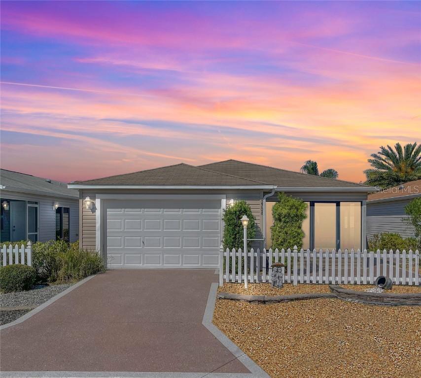 2708 Grassy Point Ave., The Villages, FL 32162