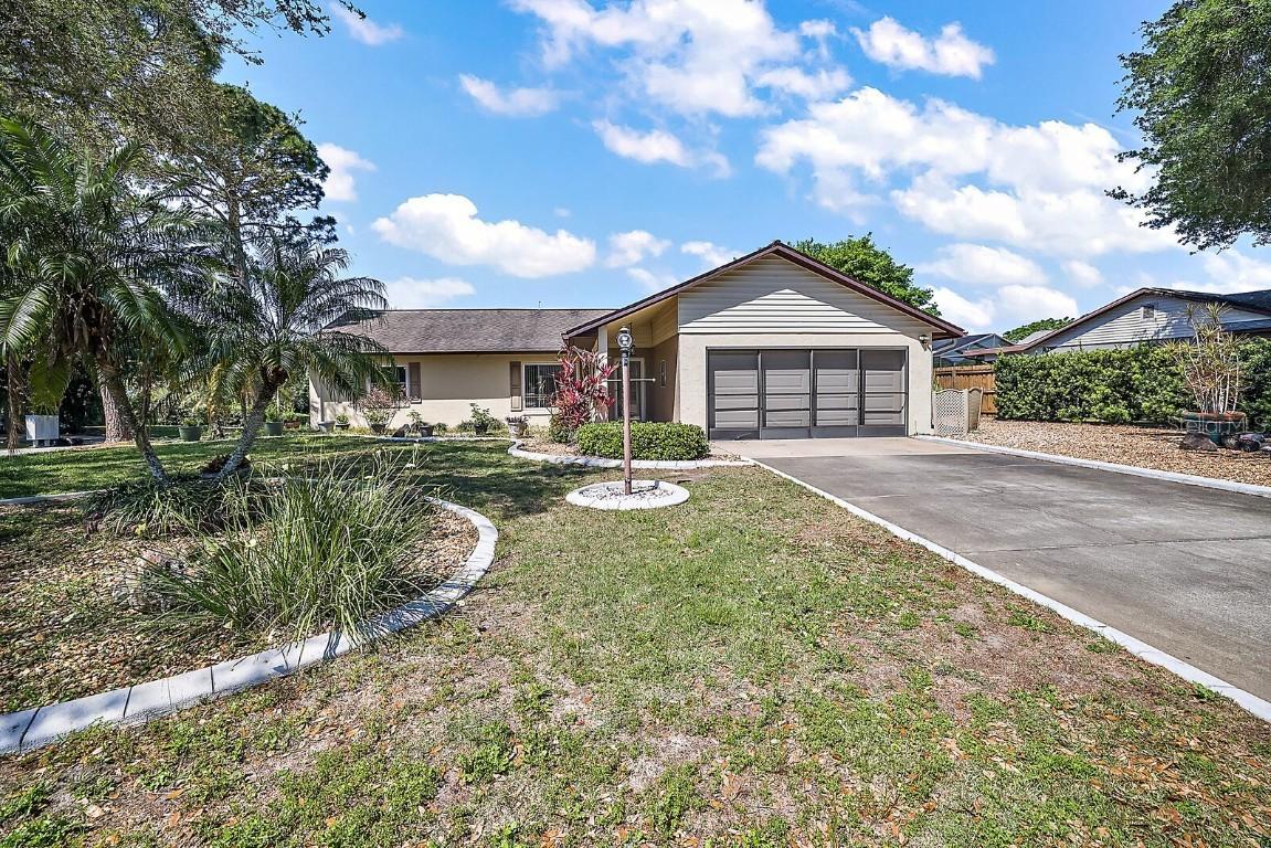 120 Ridgeview Dr., Eustis, FL 32726