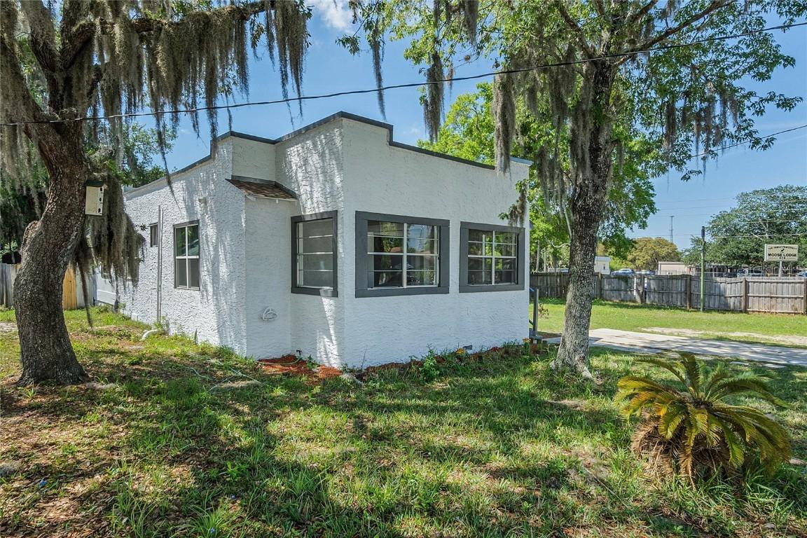 114 W Saint Louis Ave., Eustis, FL 32726