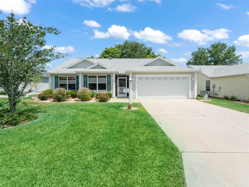 2121 Barbosa Ct., The Villages, FL 32159