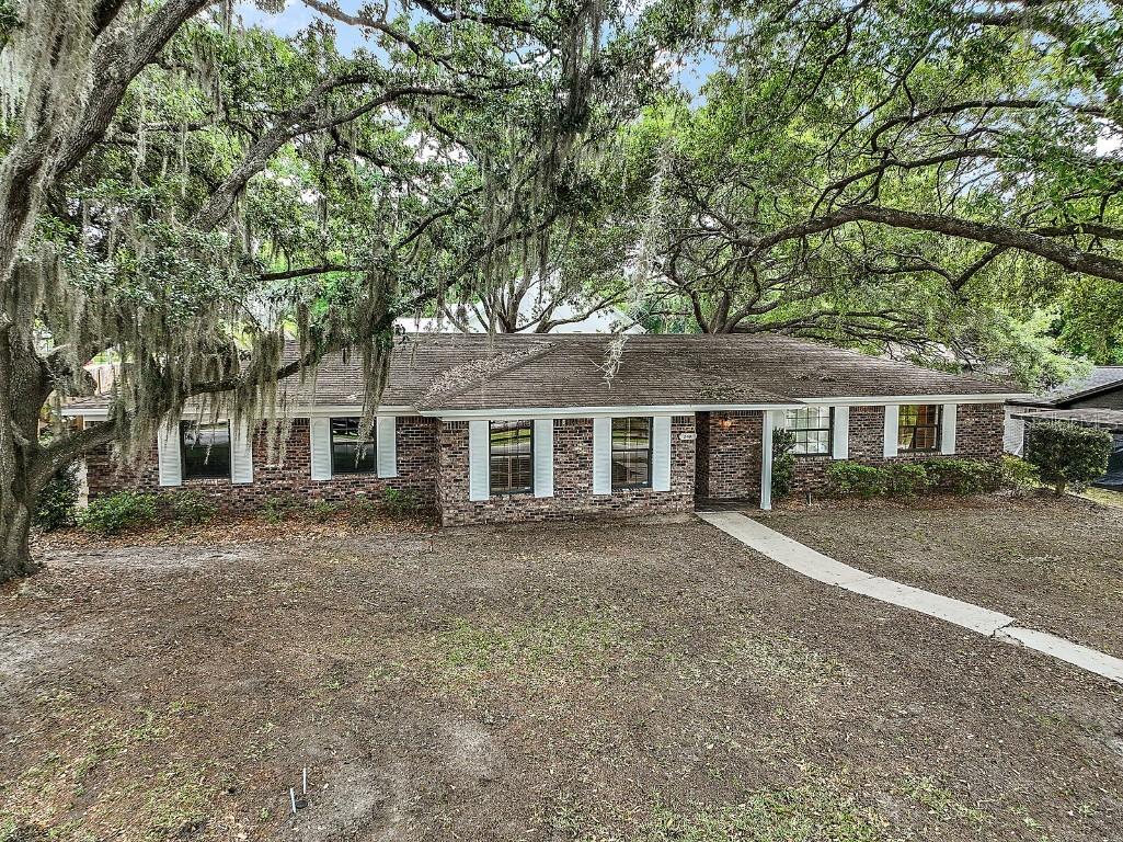 2401 Country Club Rd., Eustis, FL 32726