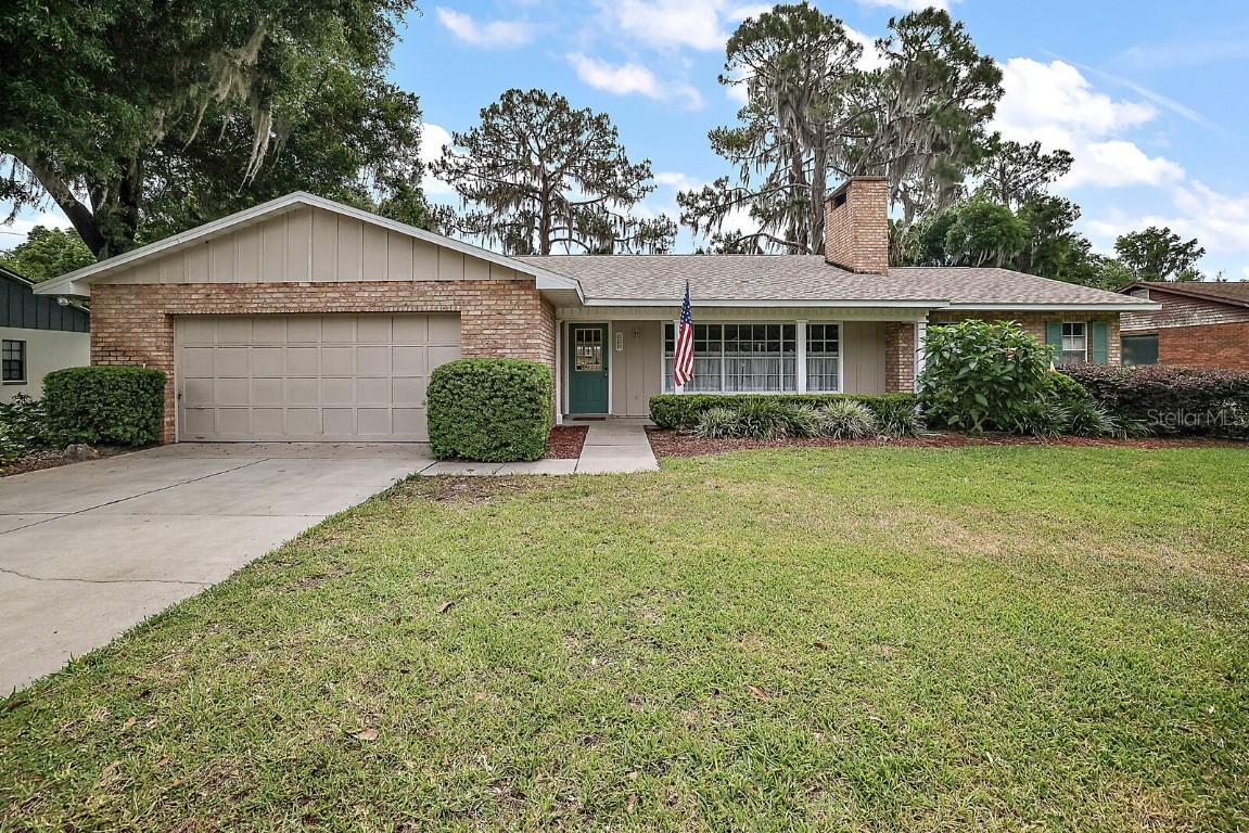 109 Cardinal Ln., Eustis, FL 32726