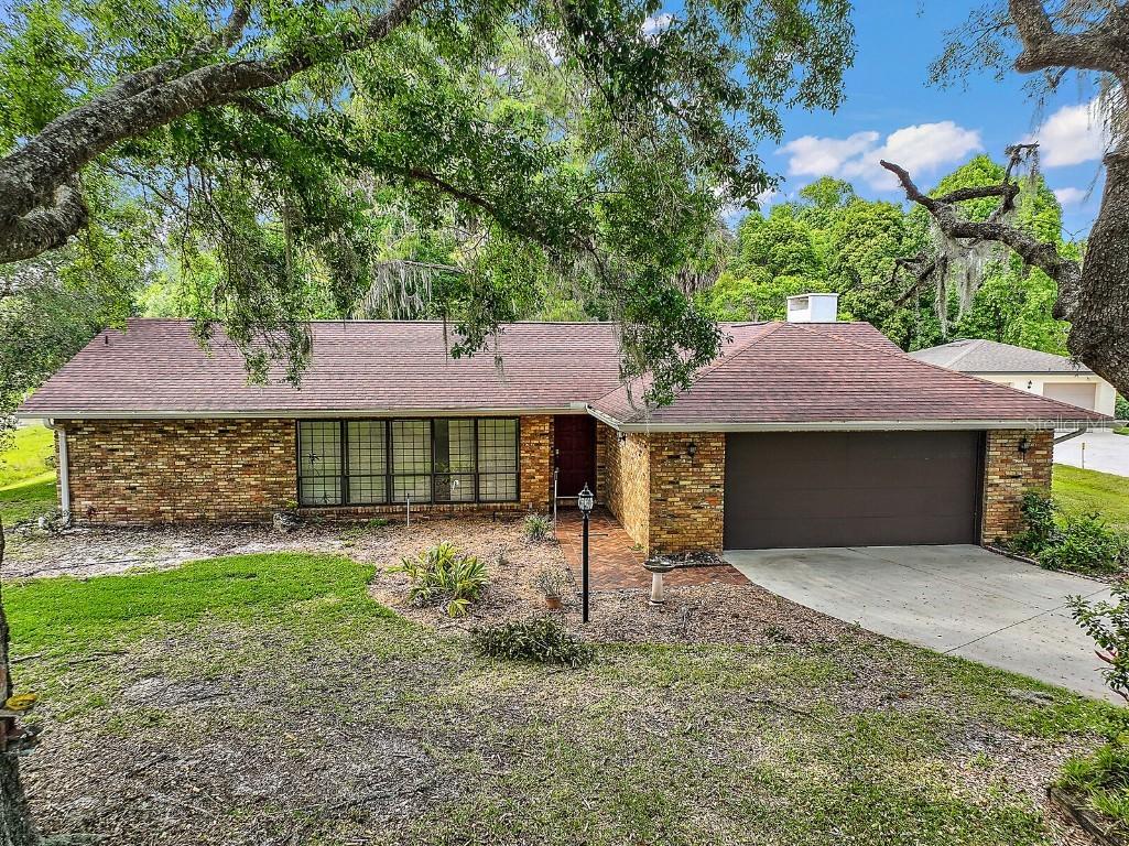 3064 Pine Cove Pl., Eustis, FL 32726