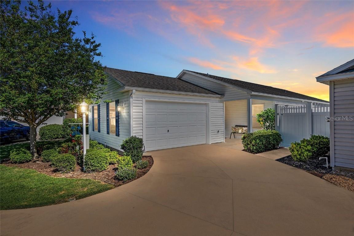 1979 Carrotwood St., The Villages, FL 32163