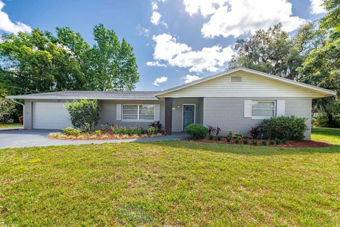 370 W Oak Hill Rd., Mount Dora, FL 32757