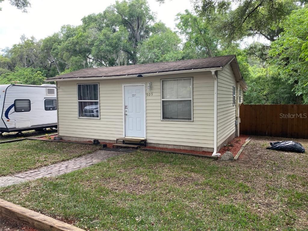 809 Merridale Ave., Leesburg, FL 34748