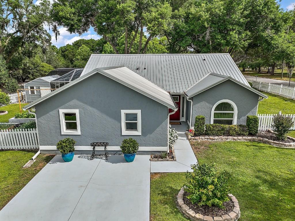 1050 Fahnstock St., Eustis, FL 32726