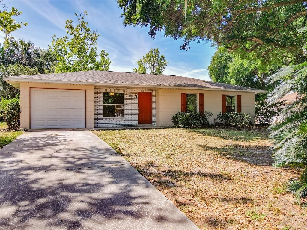 845 Cedar Cir., Tavares, FL 32778