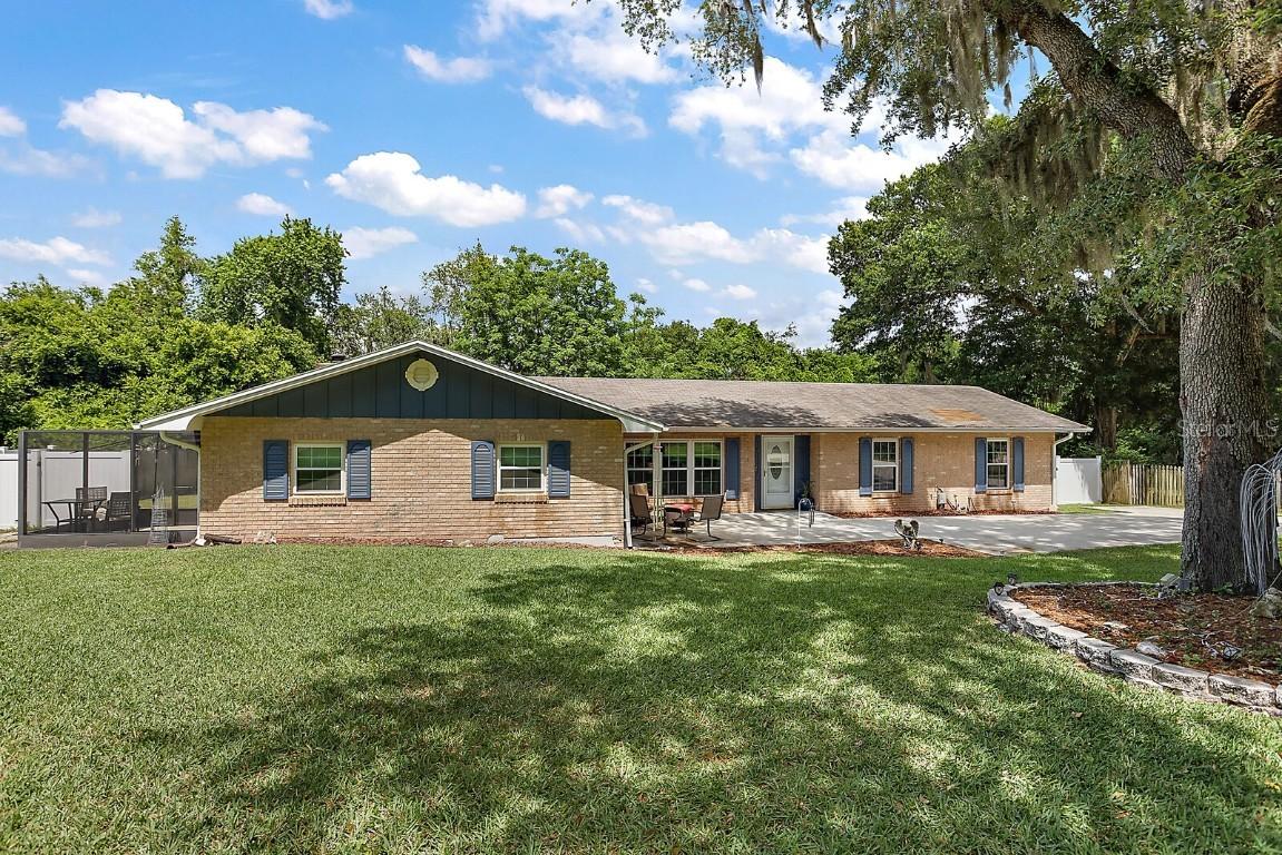 1147 N Magnolia Cir., Eustis, FL 32726