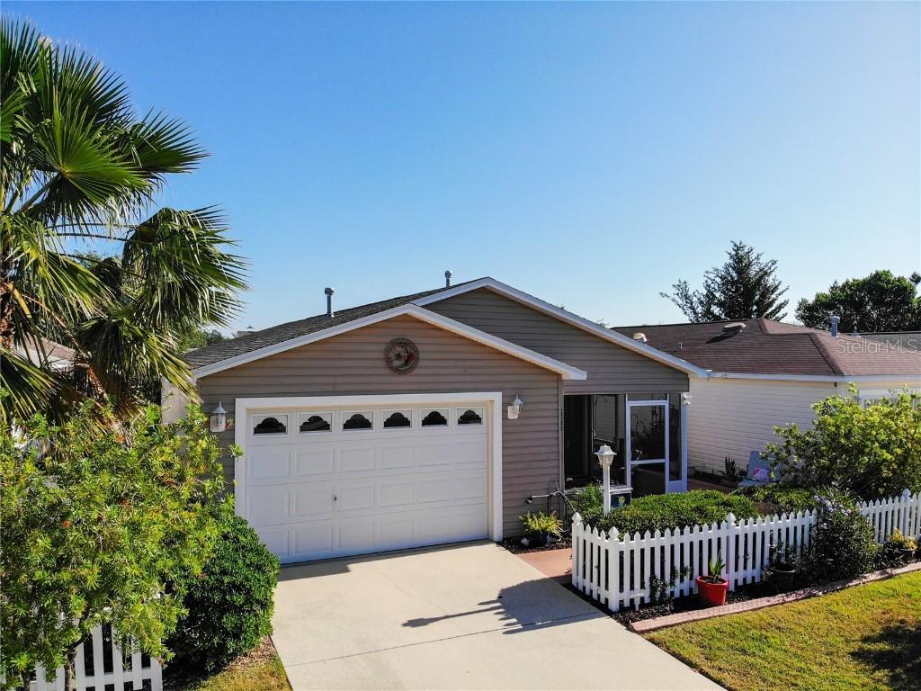 2389 Southern Oak St., The Villages, FL 32162