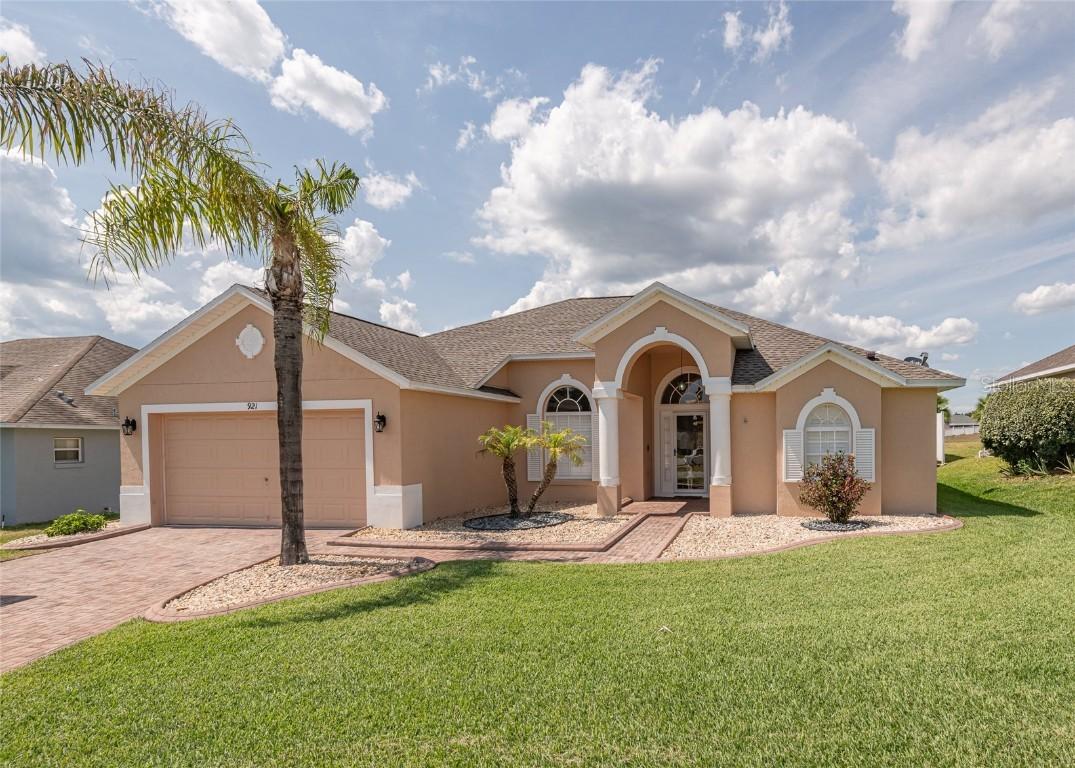 921 Dolcetto Dr., Davenport, FL 33897