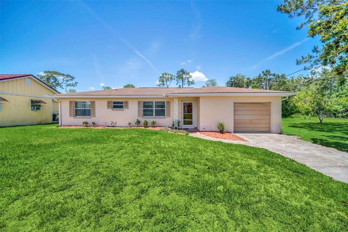 26632 E Cove Dr., Tavares, FL 32778