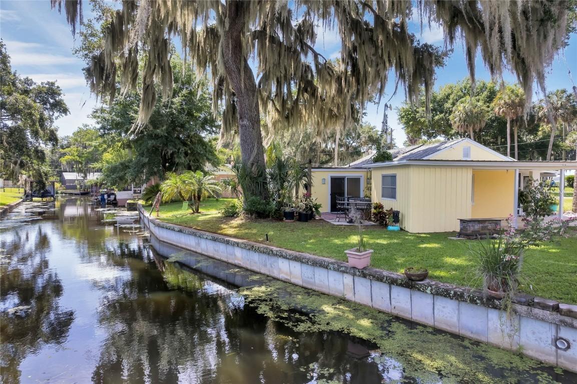 10911 Lake Harris Cir., Tavares, FL 32778