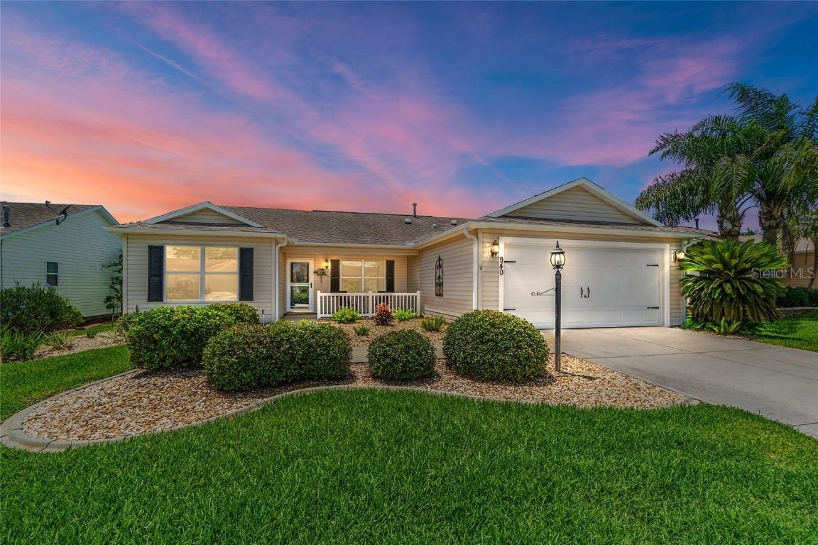 940 Eastmont Ct., The Villages, FL 32162