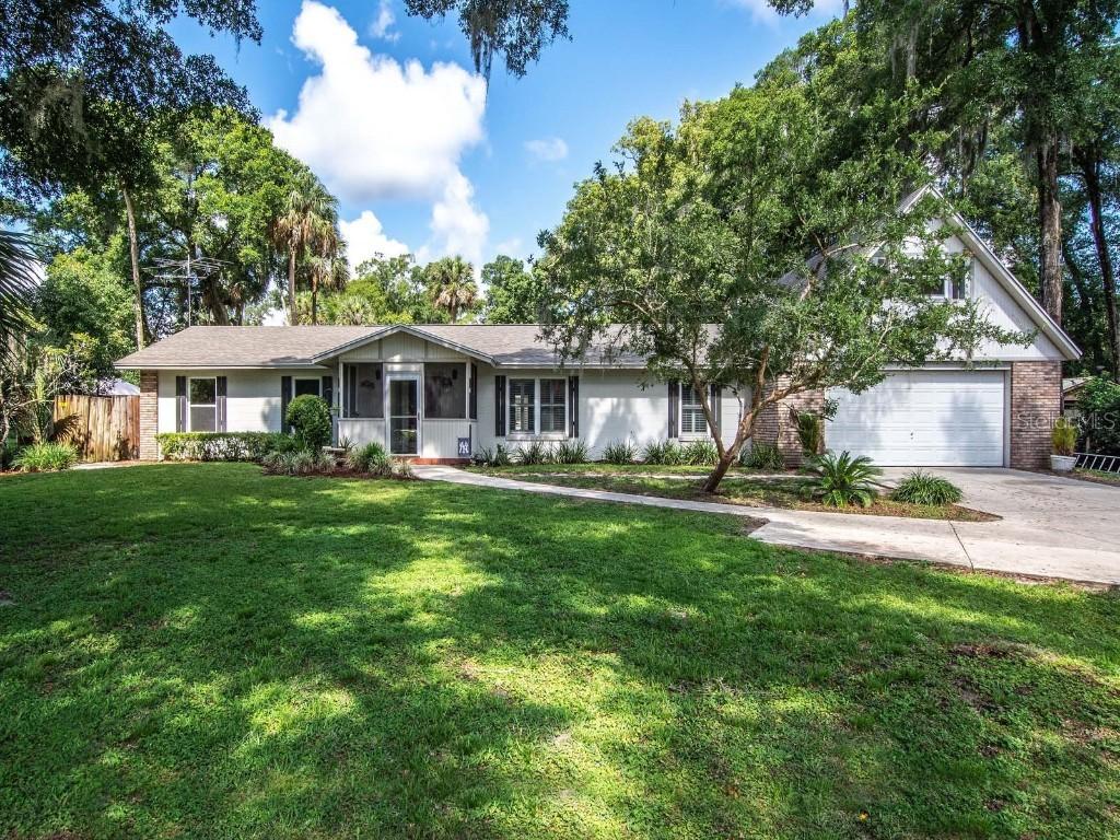 31109 Deal Dr., Sorrento, FL 32776