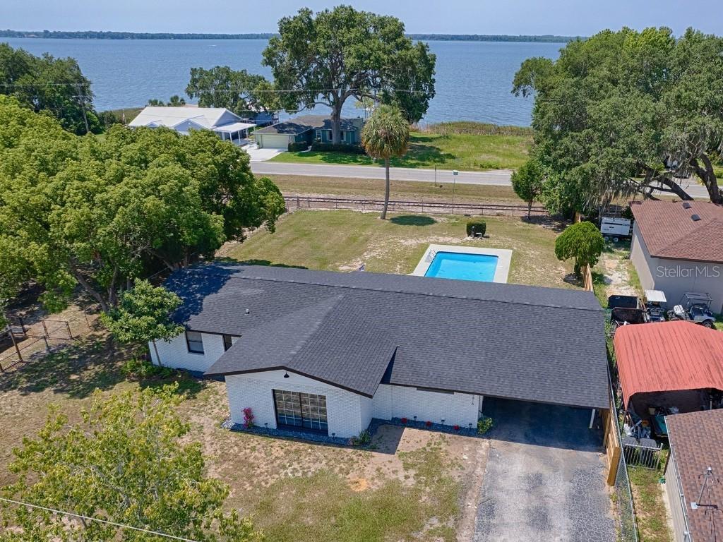 1416 Nichols Dr., Tavares, FL 32778