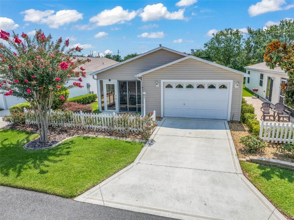 817 Carnegie Ct., The Villages, FL 32162