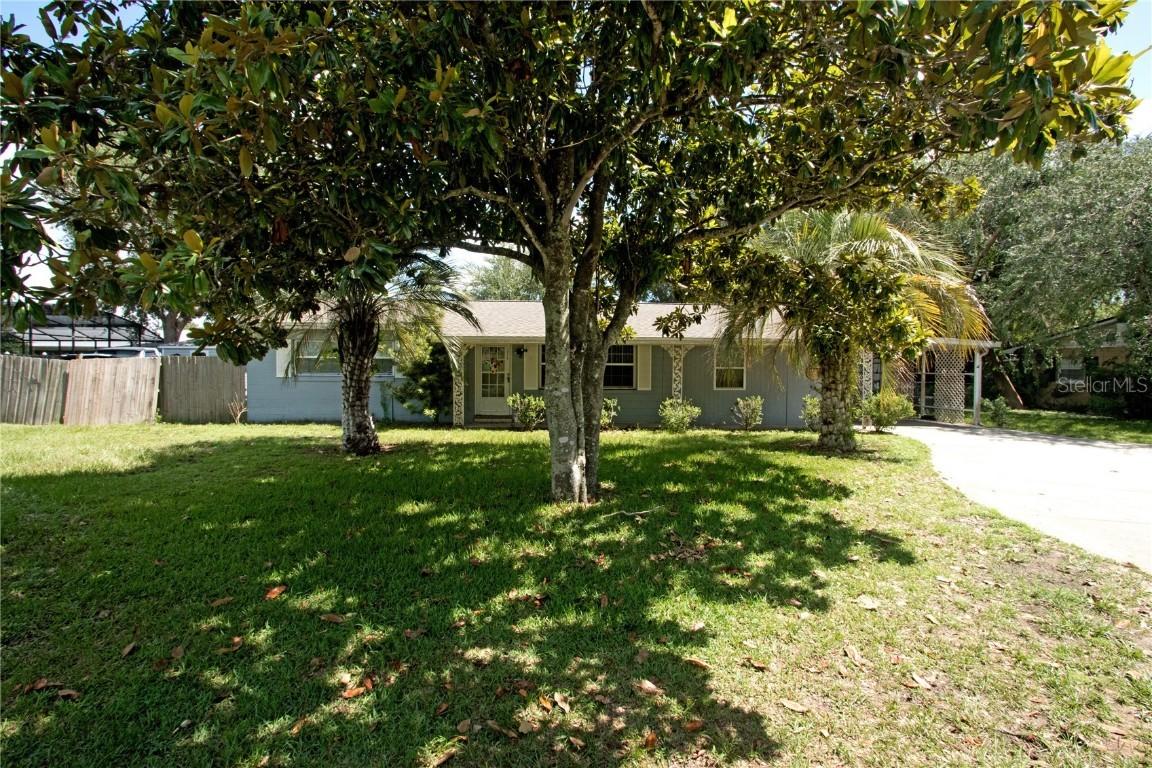 1240 Holiday Dr., Eustis, FL 32726