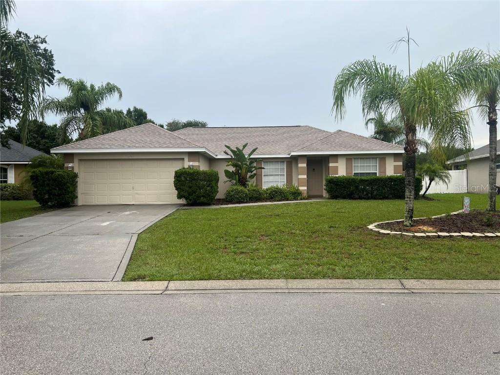 2611 E Moonlight Ln., Eustis, FL 32726