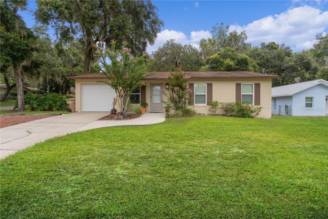 30946 Sealine Dr., Leesburg, FL 34748