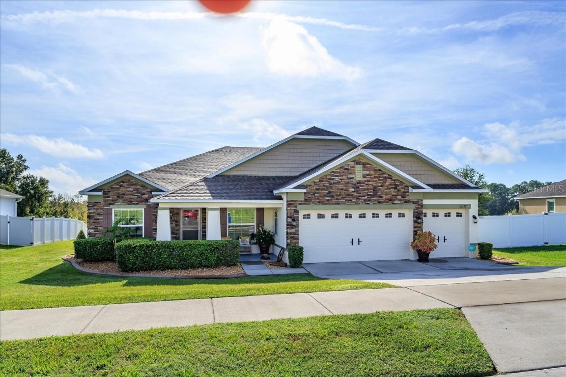 15527 Gemini Dr., Mascotte, FL 34753