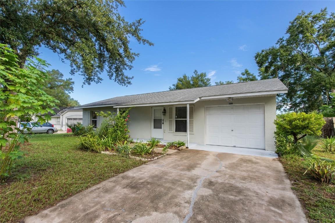 509 Dorothy Cir., Eustis, FL 32726