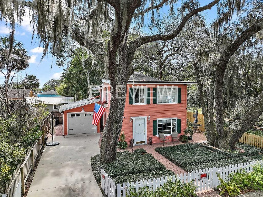 630 E 8th Ave., Mount Dora, FL 32757