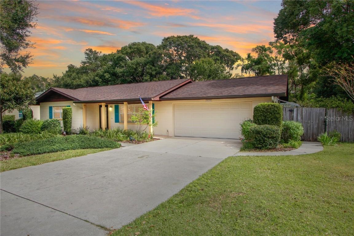 1225 Tyringham Rd., Eustis, FL 32726