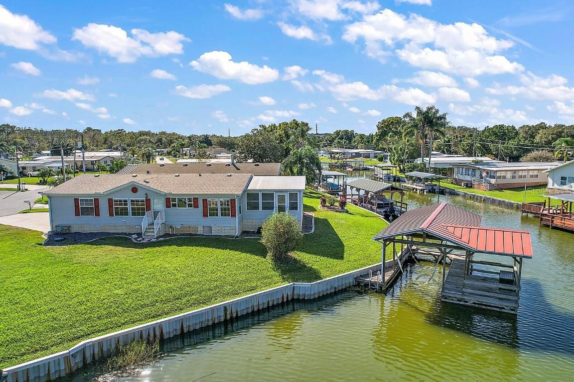 30125 Green Bay Dr., Tavares, FL 32778