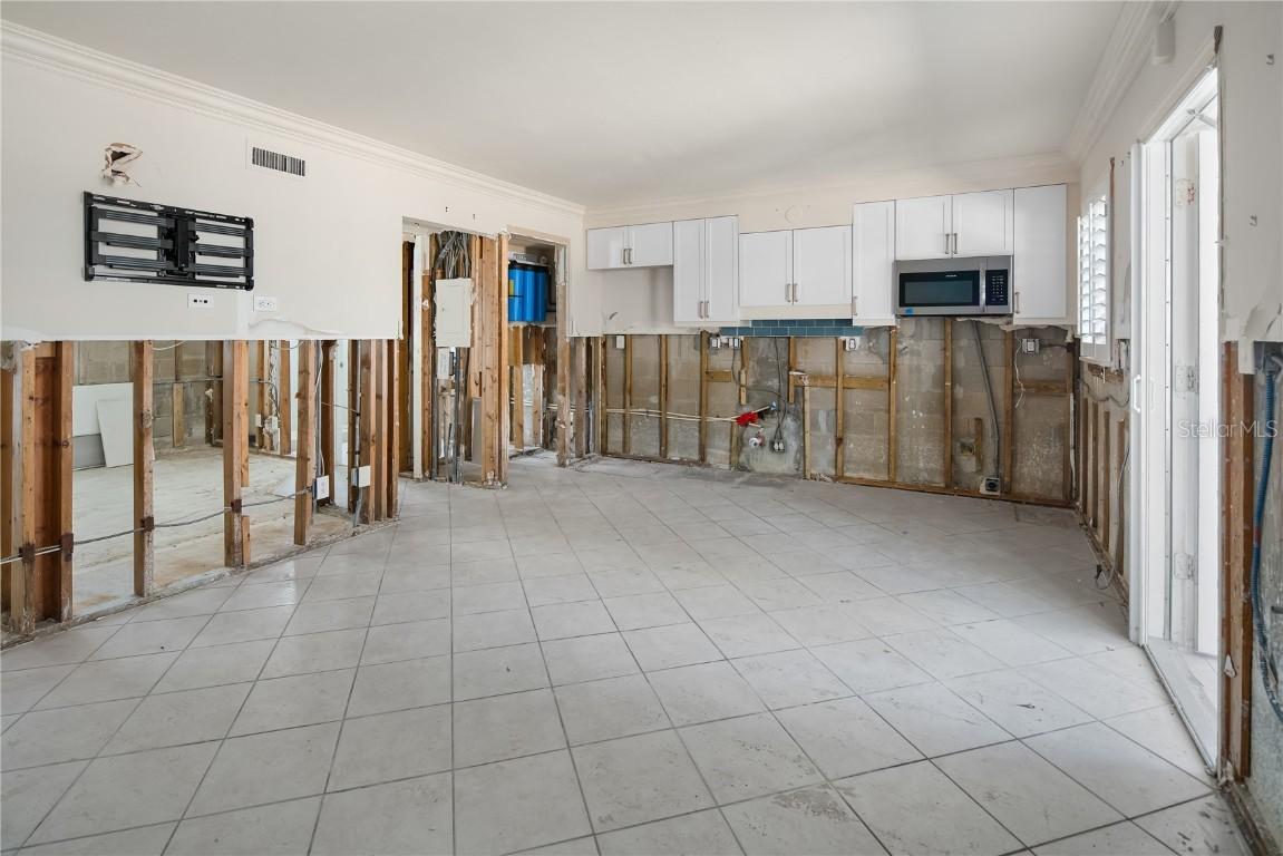 980 7th Ave. #104, Naples, FL 34102