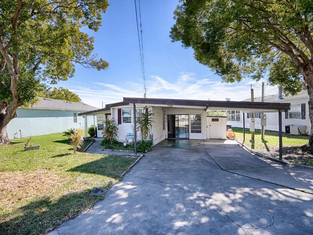 1329 Westland Dr., Tavares, FL 32778
