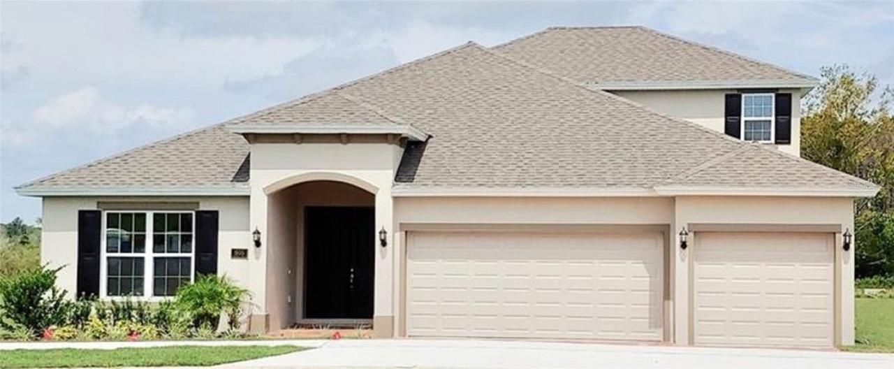 570 Via Bella Ct., Howey In The Hills, FL 34737